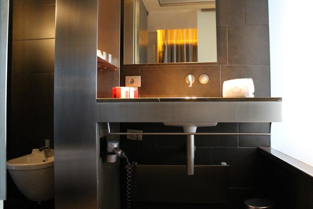 Фото B-Hotel