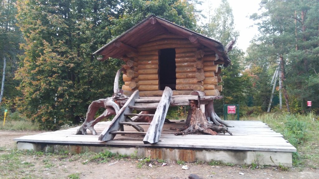 Достопримечательность Избушка на курьих ножках, Санкт‑Петербург и Ленинградская область, фото