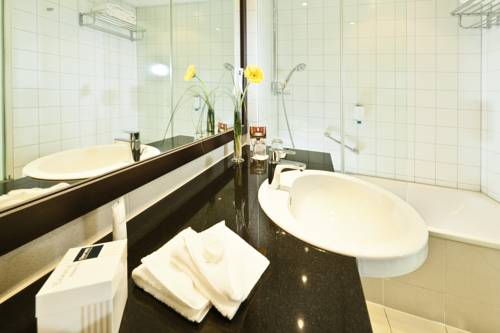 Фото Hotel Dorint An der Messe Koln