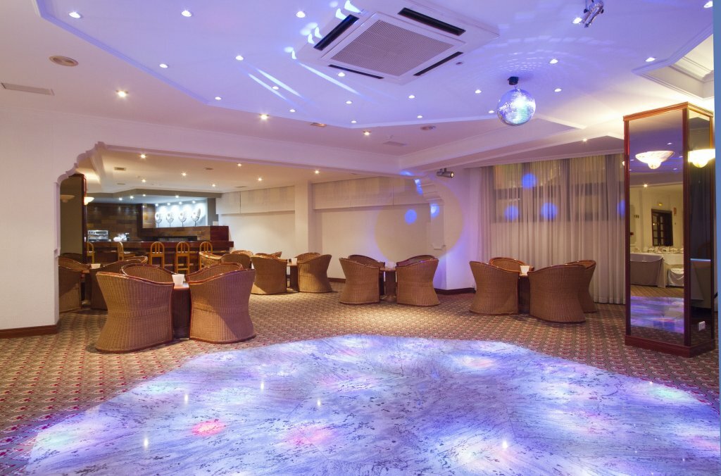 Фото Lancelot Hotel