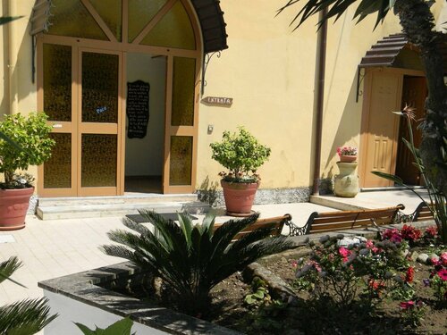 Гостиница Oasi Madre della Pace - Bed and Breakfast Sorrento