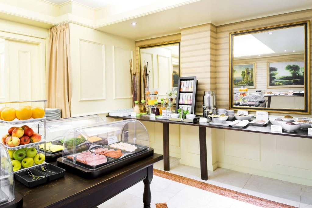 Фото Nh Geneva City