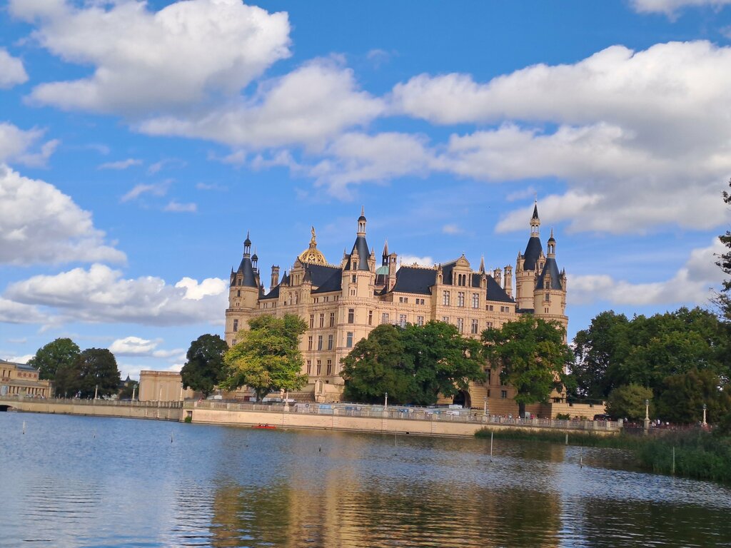 Landmark, attraction Schwerin Palace, Mecklenburg‑Vorpommern, photo