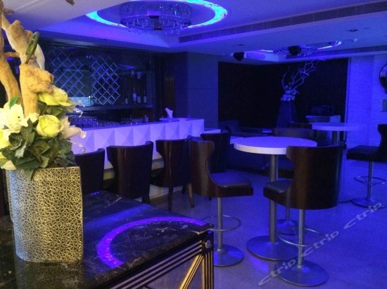 Фото S Aura Hotel