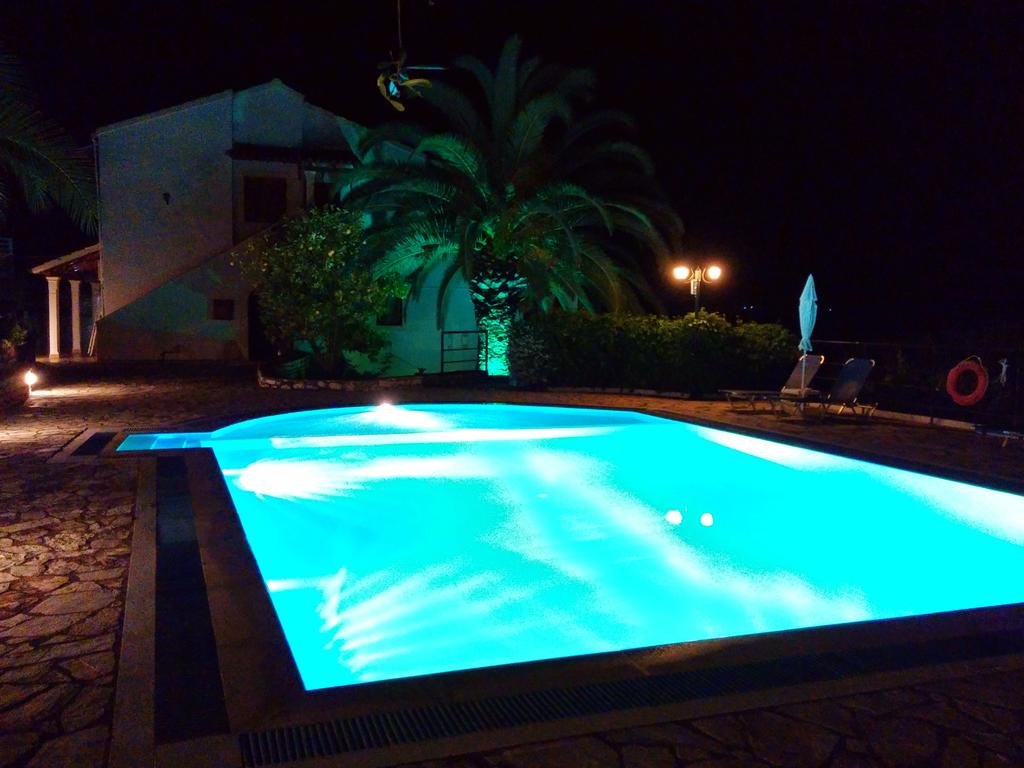 Фото Dionysos Apartments