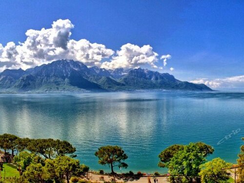 Внешний вид отеля Grand Hotel Suisse Majestic в Монтрё, фото 5