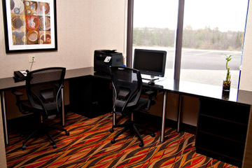 Фото Holiday Inn Express Pembroke