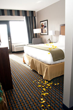 Фото Holiday Inn Express Pembroke