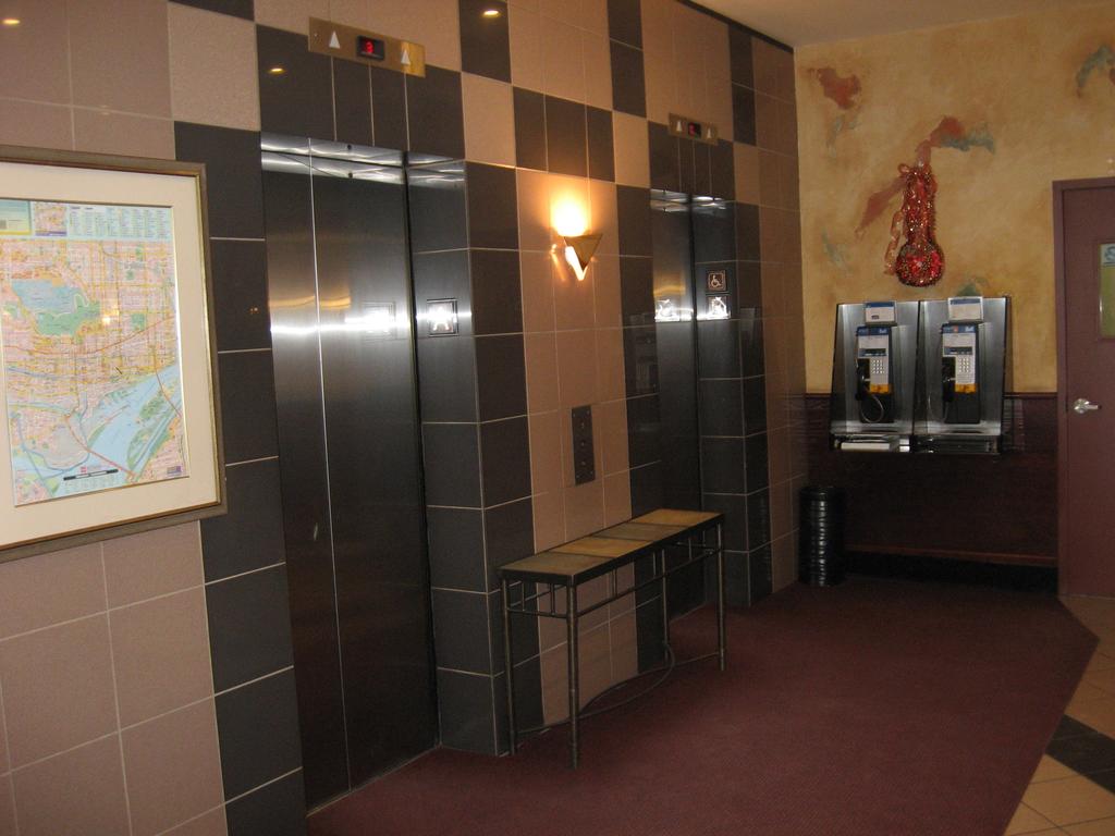 Фото Hotel Chrome Montreal Centre-Ville