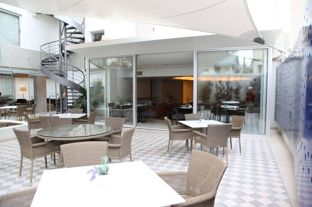 Фото Atrion Hotel