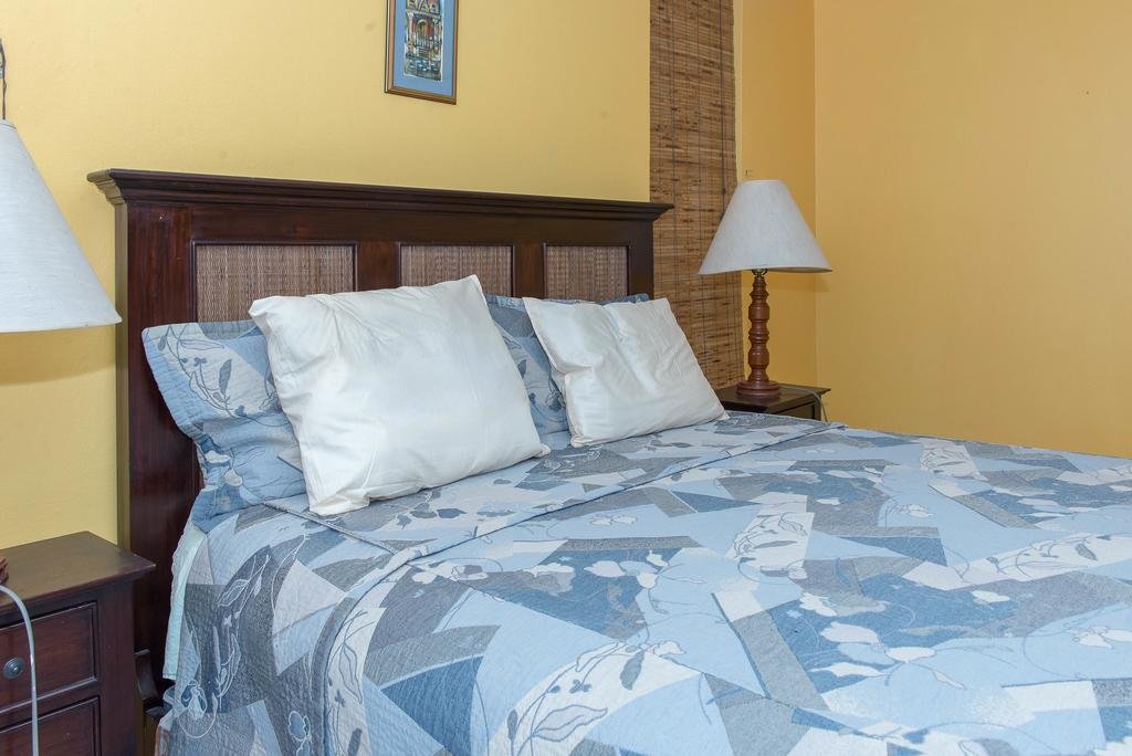 Фото Montego Bay Club Beach Resort