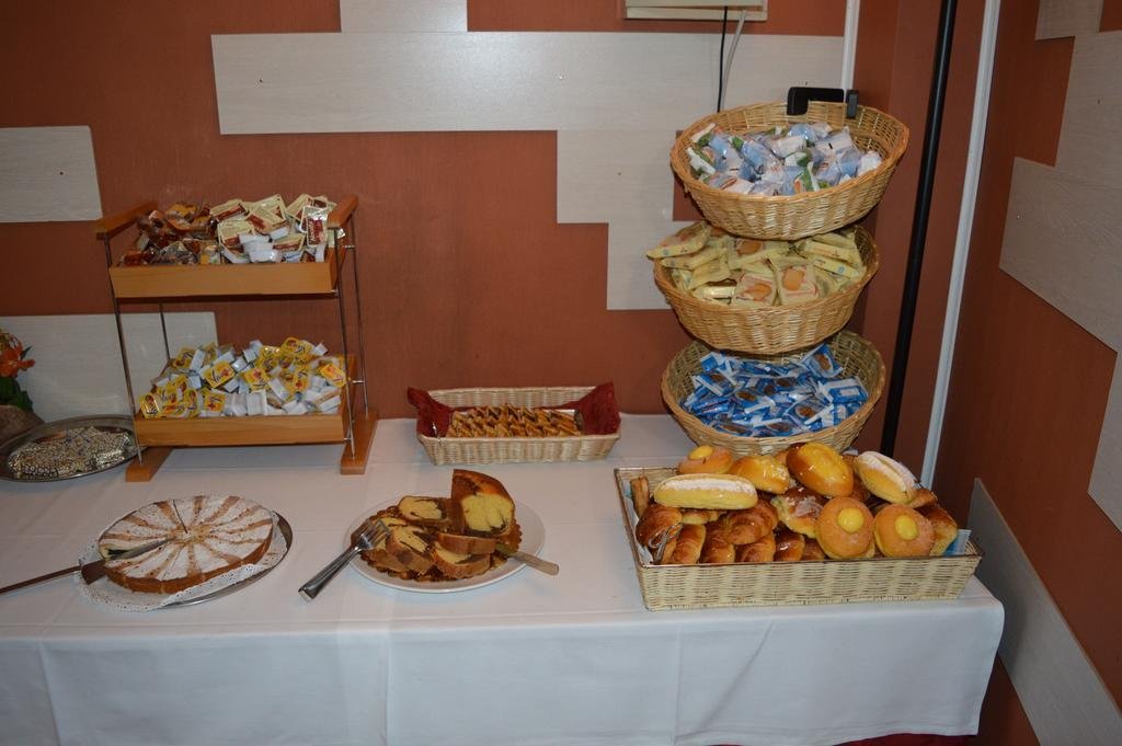 Фото Giappone Inn Parking Hotel