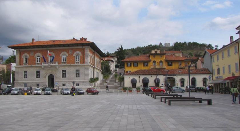 Фото отеля 2