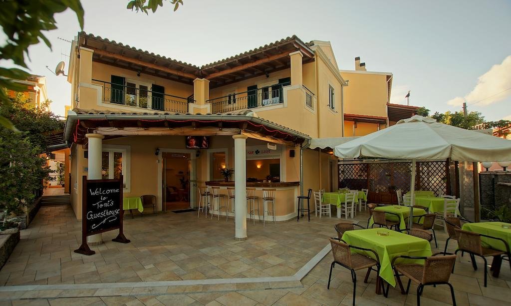 Фото Toni's Guesthouse