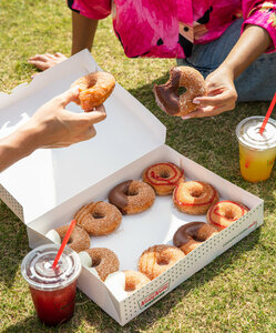 Krispy Kreme (Jumeirah Beach Residence, Dubai Marina, Jumeirah, Dubai), coffee shop