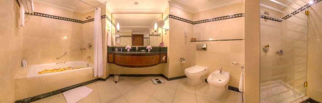 Фото Corniche Hotel Abu Dhabi