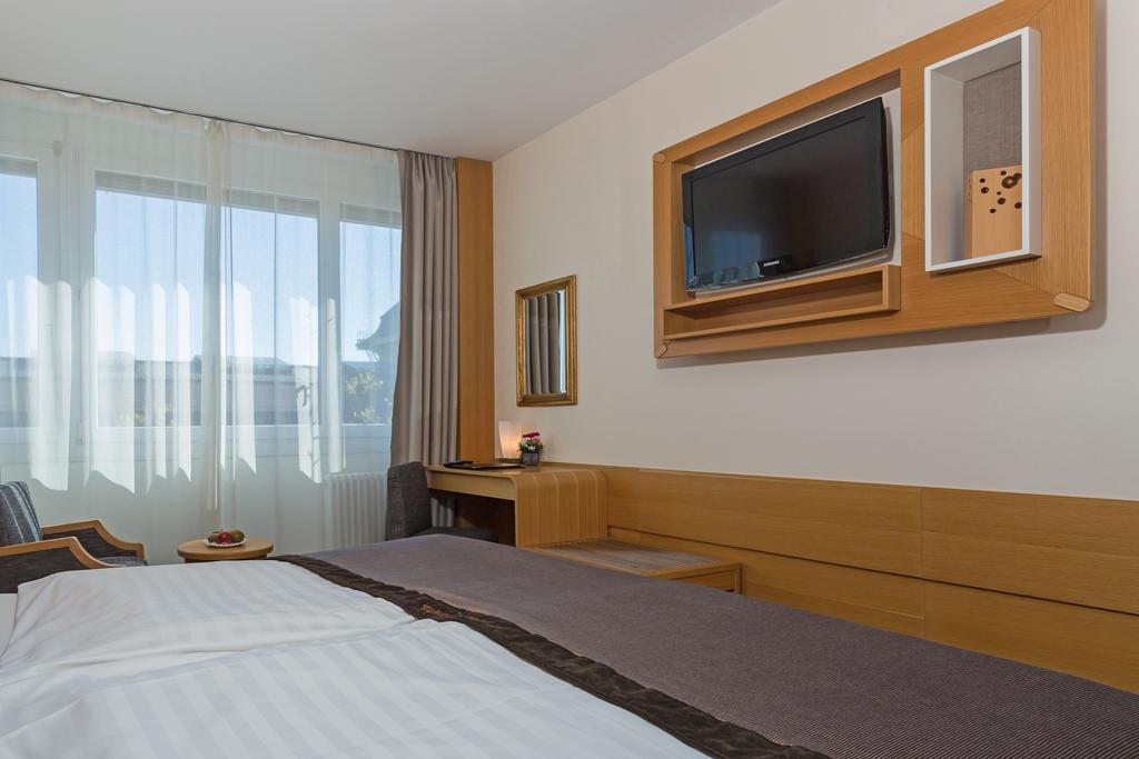 Фото Hotel Continental Lausanne