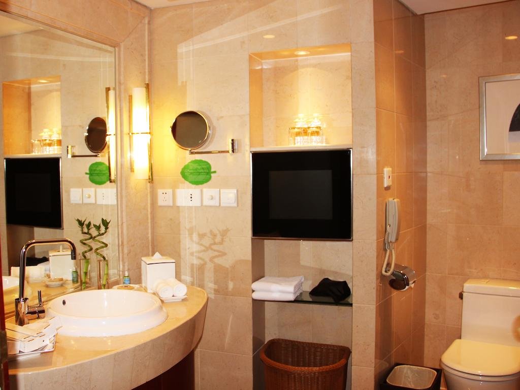 Фото Oriental Riverside Hotel Shanghai (Shanghai International Convention Center)