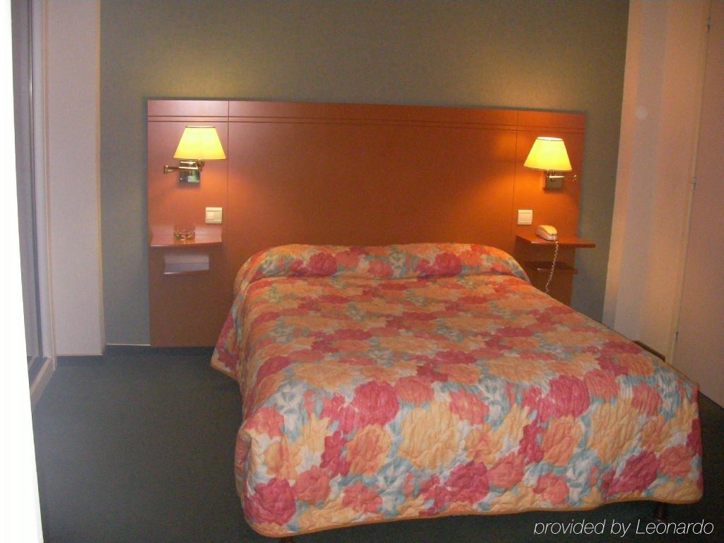 Фото Hotel Espace Champerret