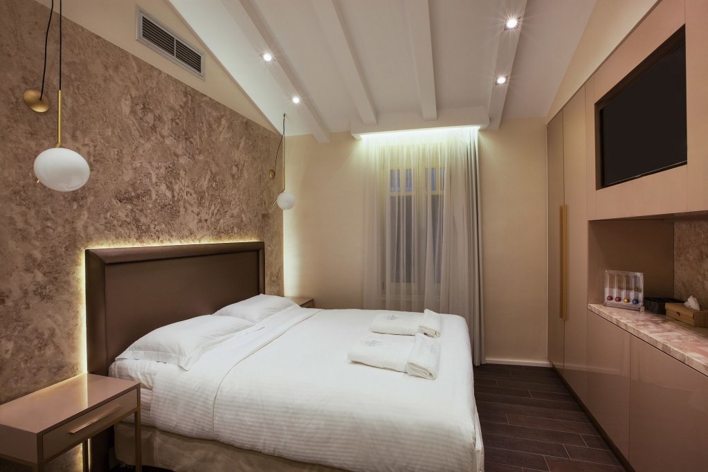 Фото Consolato Boutique