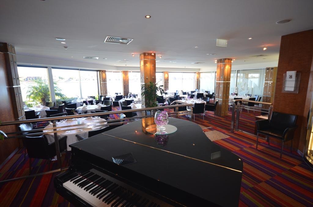 Фото The Lakes Resort Hotel