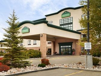 Фото Wingate by Wyndham Edmonton West