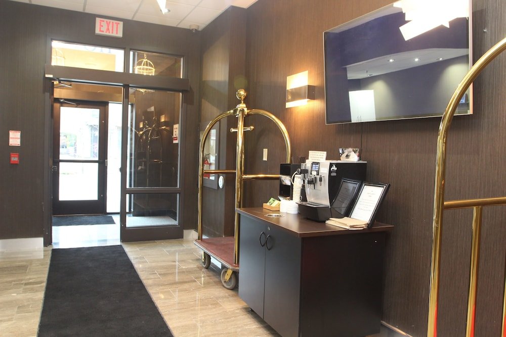 Фото The Saint James Hotel, An Ascend Hotel Collection Member