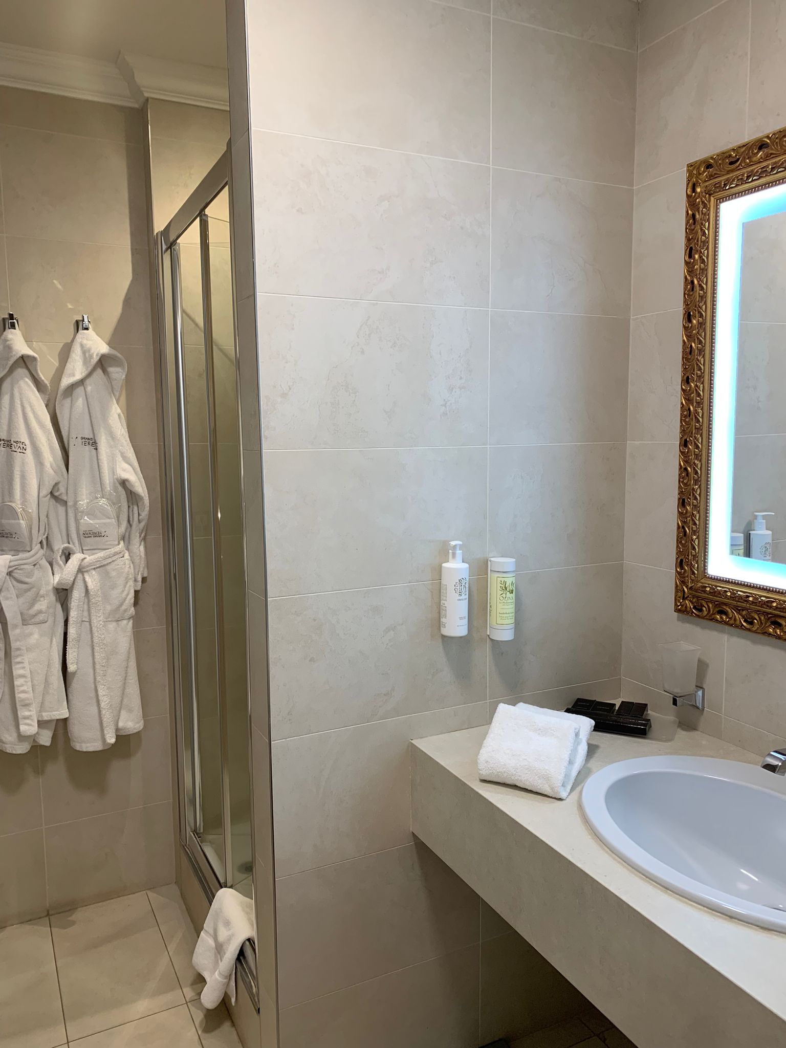 Фото Grand Hotel Yerevan