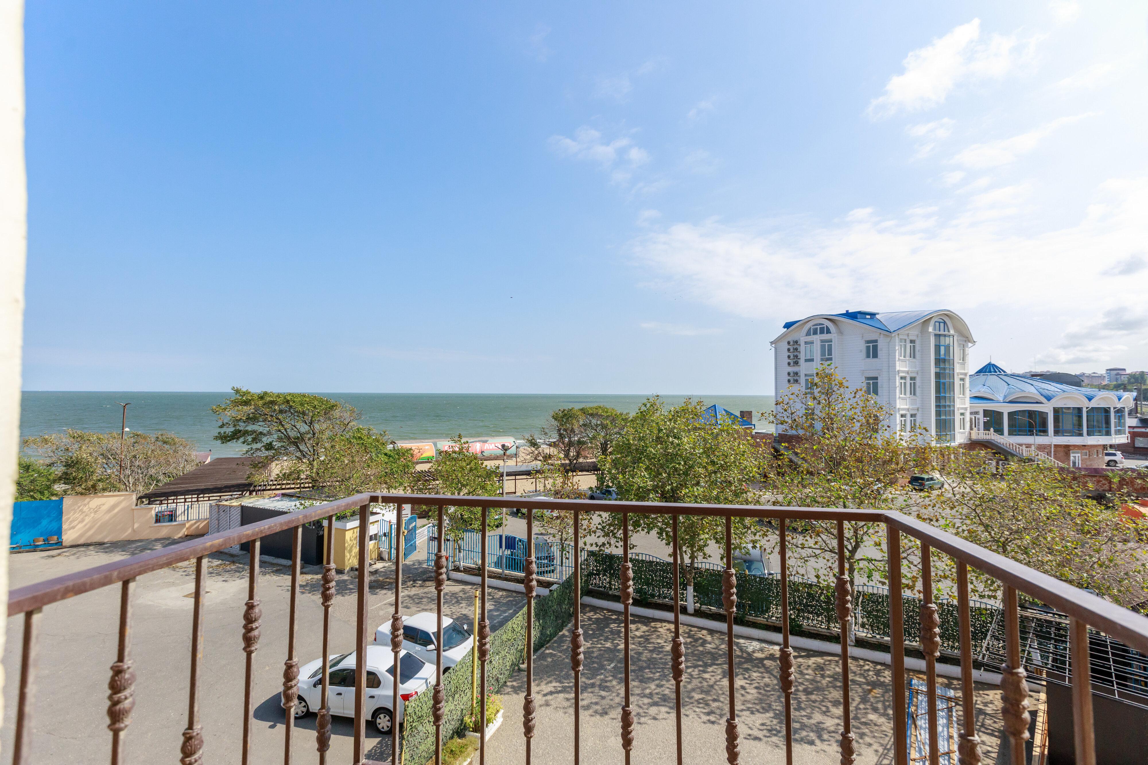 Фото Галеон