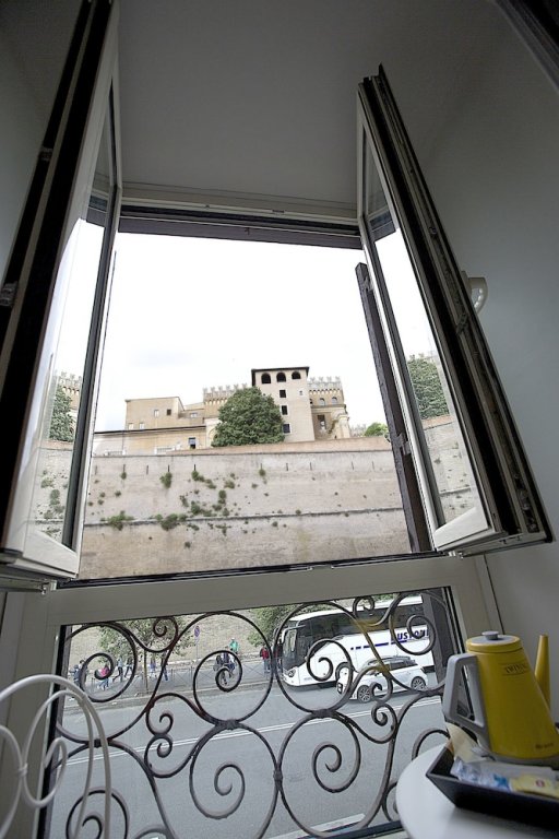 Фото Rhome Hosting GuestHouse