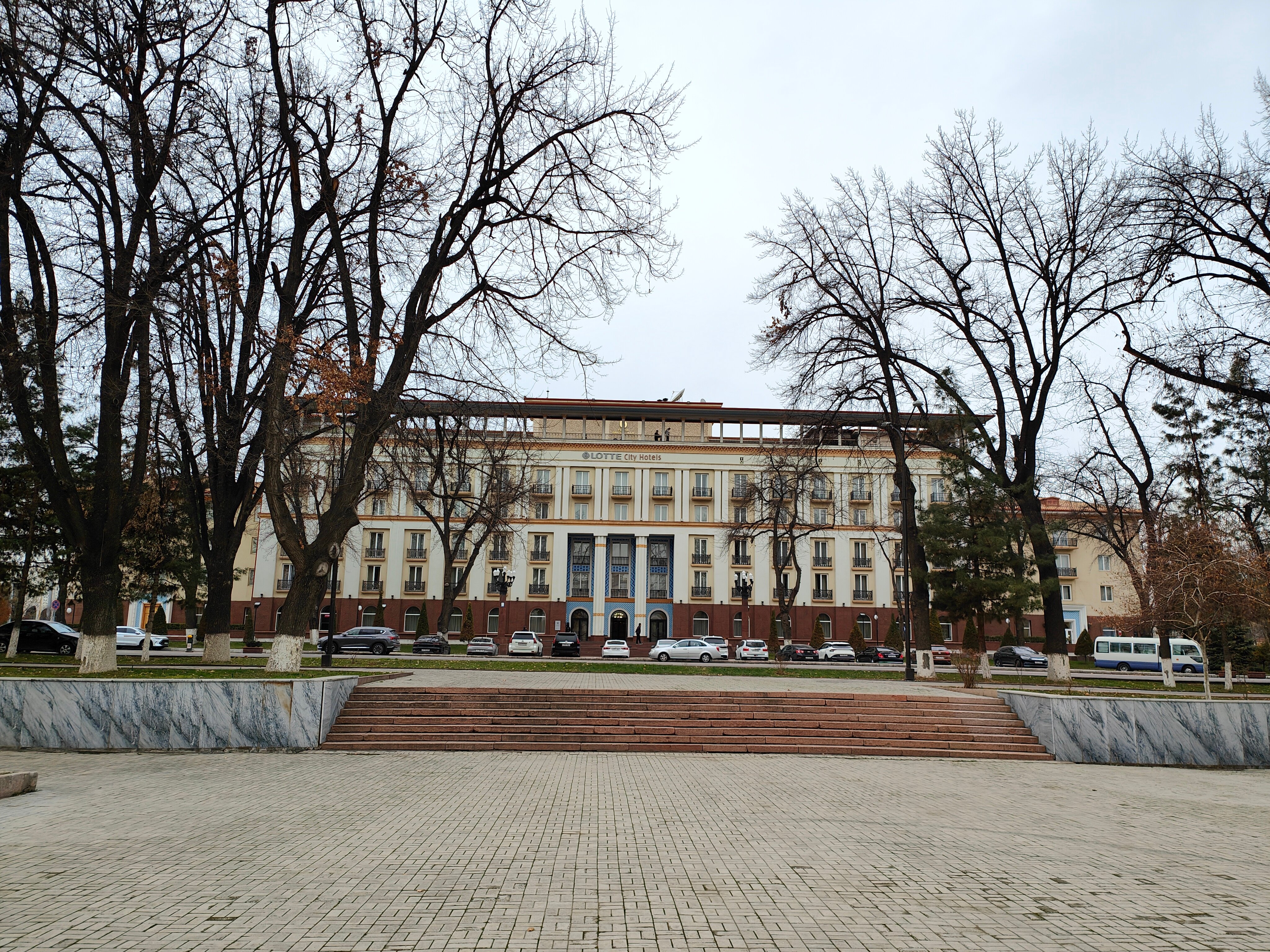 Фото Lotte City Hotels Tashkent Palace
