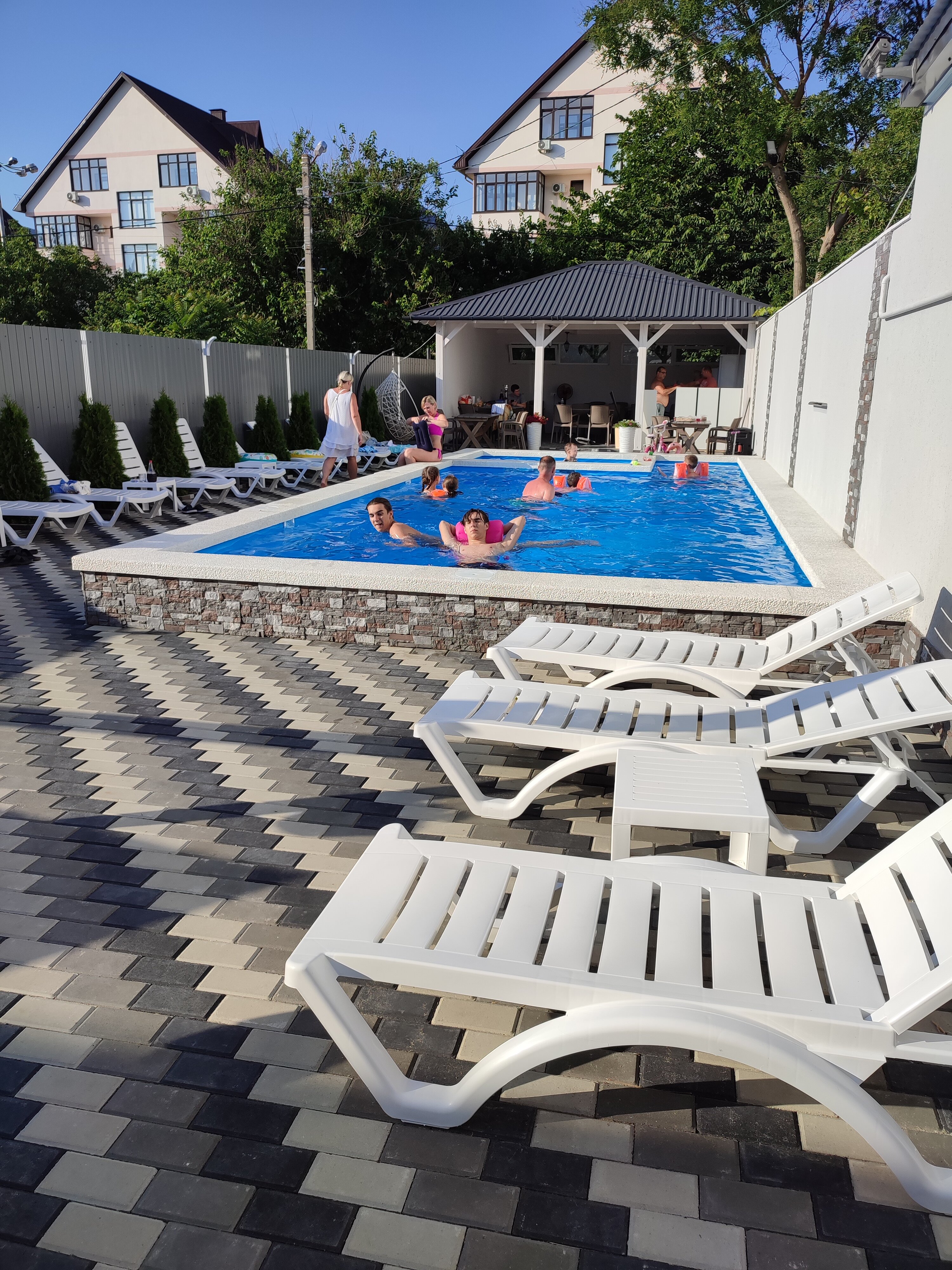 Фото отеля 1