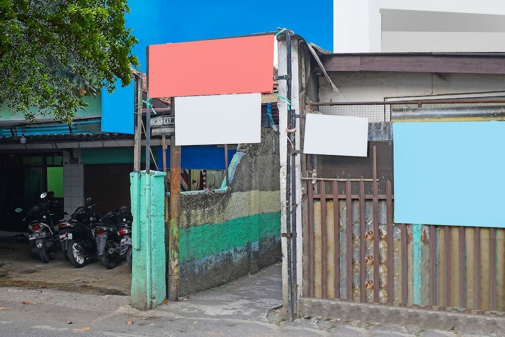 Фото Spot On 91783 Urban Syariah Residence