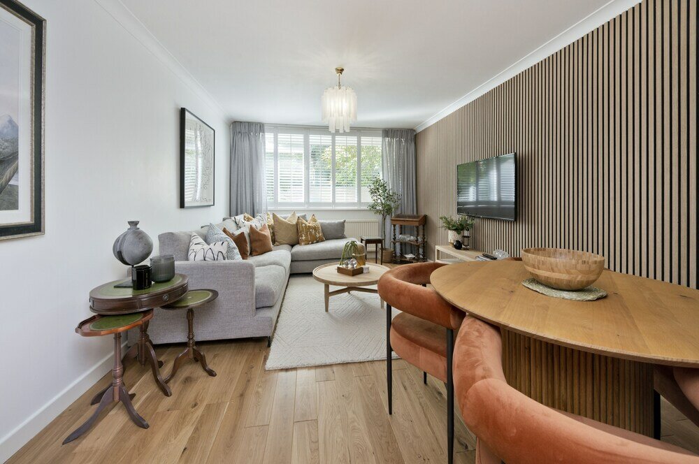 Фото Botanical Bliss Near Kew Gardens by Underthedoormat