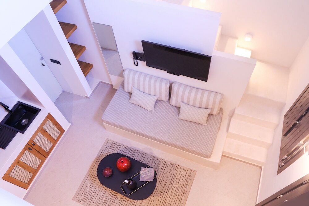 Фото Terra Nera Suites Santorini