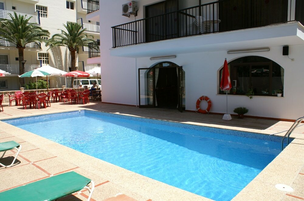 Фото Bella Maria Apartments & Pool Club