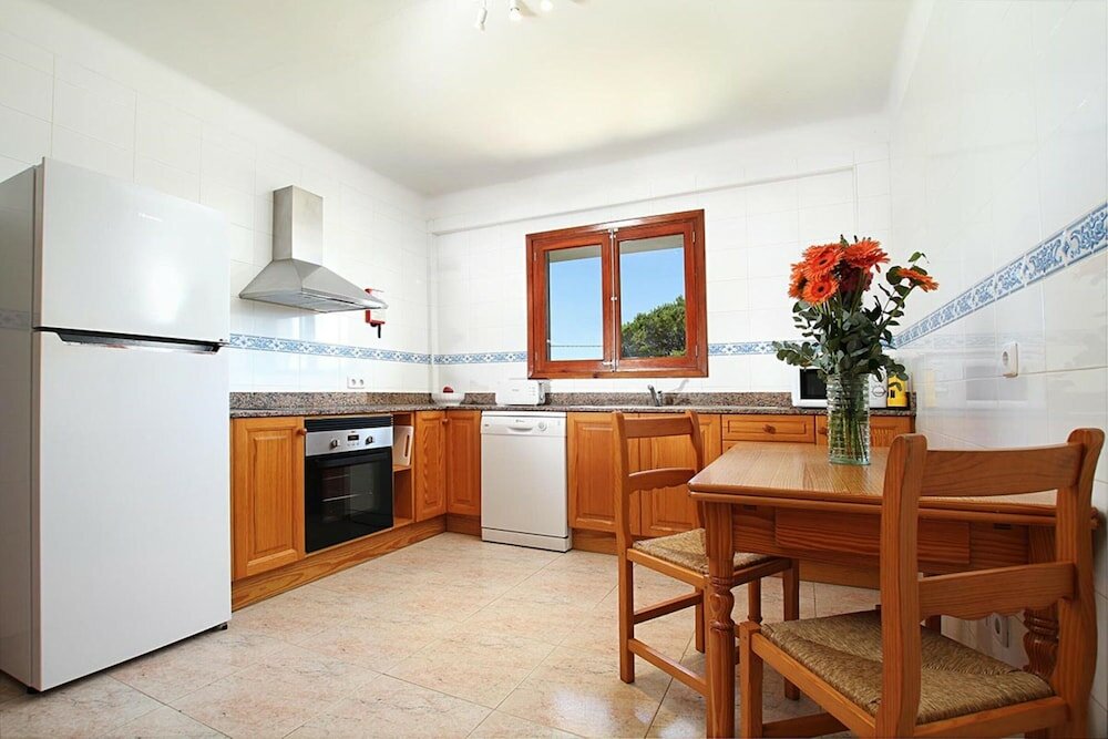 Фото Villa - 4 Bedrooms with Pool and WiFi - 108746