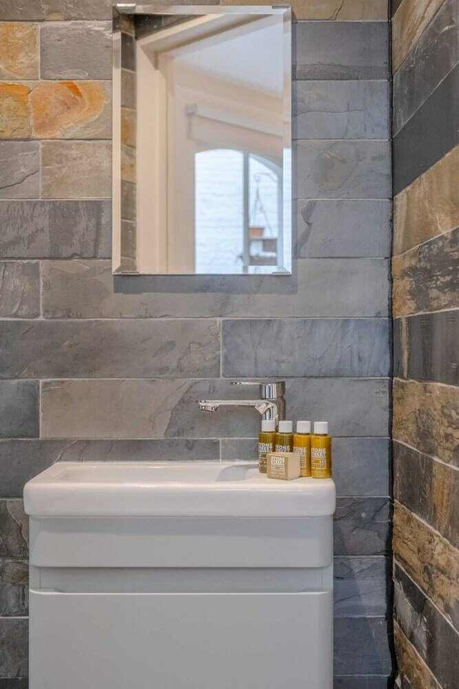 Фото Gorgeous 2bd Flat With Patio - South Kensington!