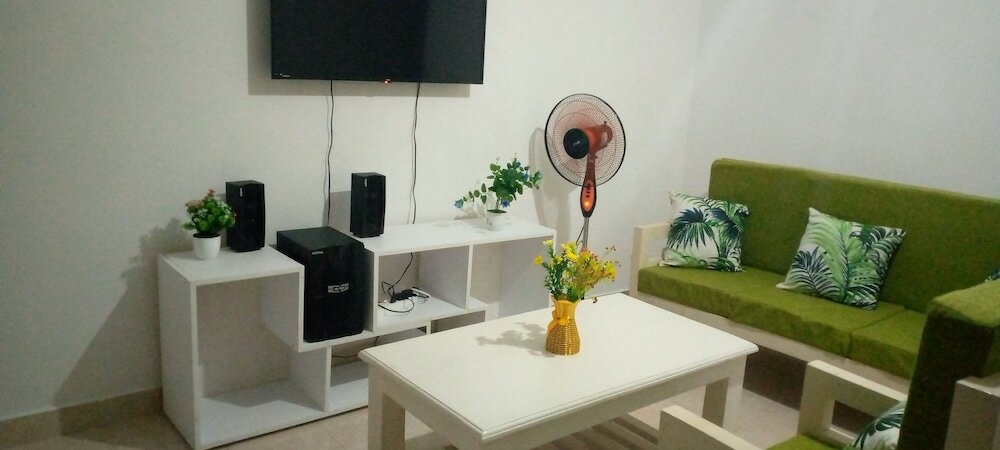 Фото White House Mtwapa