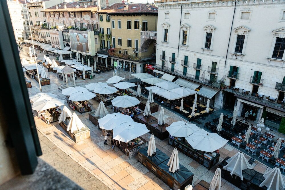 Фото Magnifica Residenza Piazza Erbe