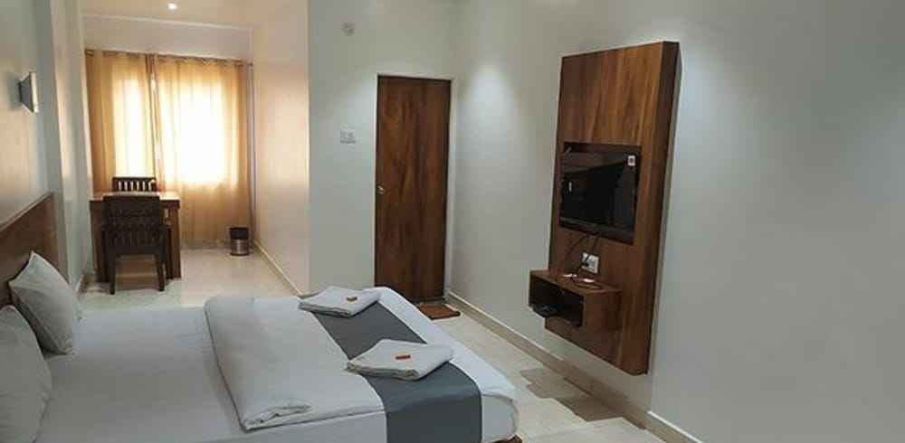 Фото Fabhotel Omkar Pride