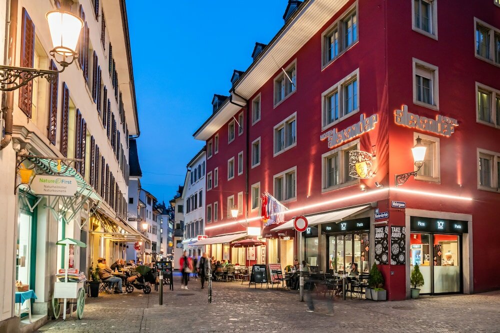 Фото отеля 1