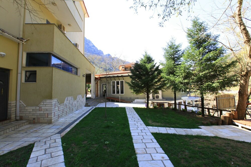 Фото Hotel Gryka e Kelcyres