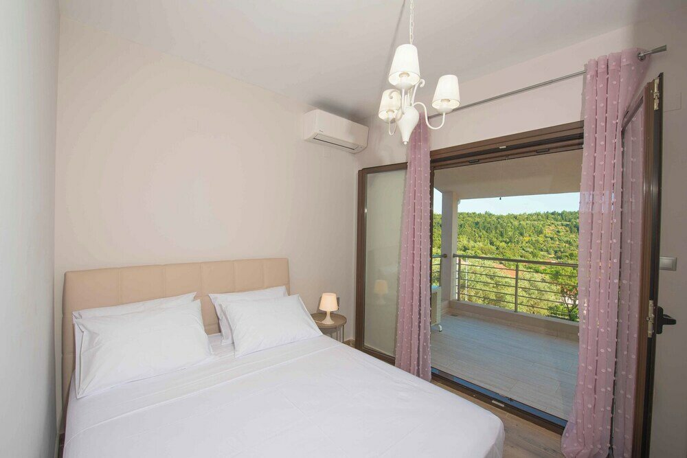 Фото Tony's villa with private pool