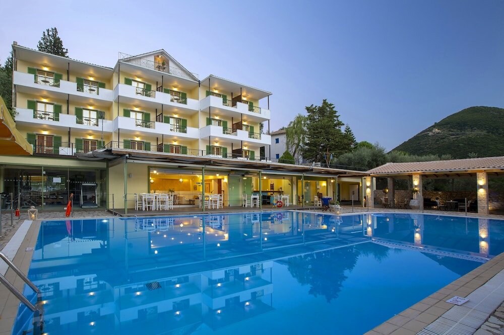 Фото отеля 1