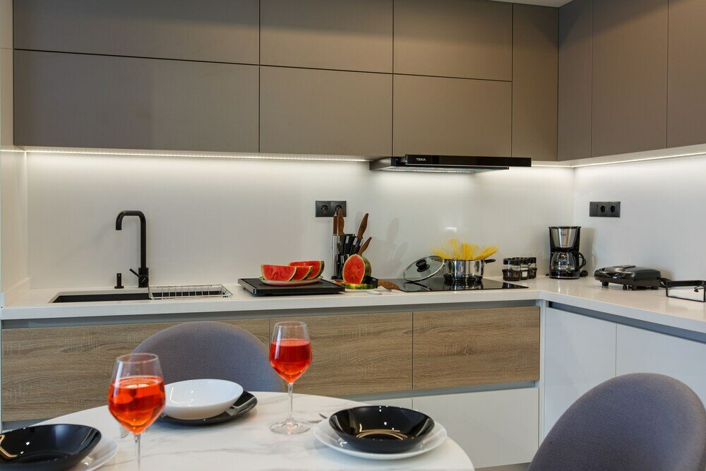 Фото Hersonissos Beach Front Suites