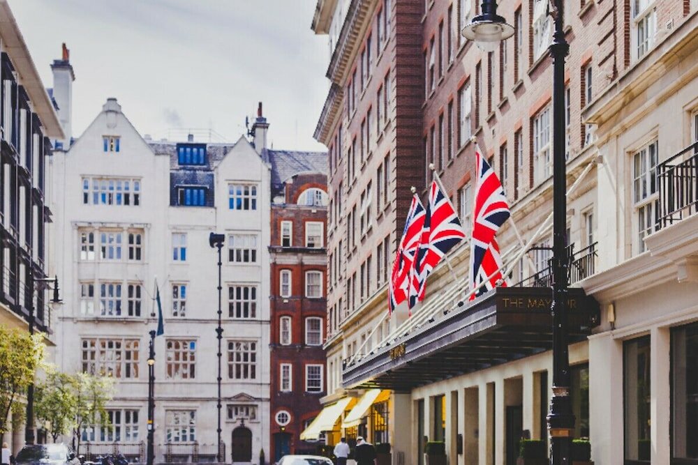 Фото The Mayfair Retreat - Modern & Central 1bdr in 3 Apartments