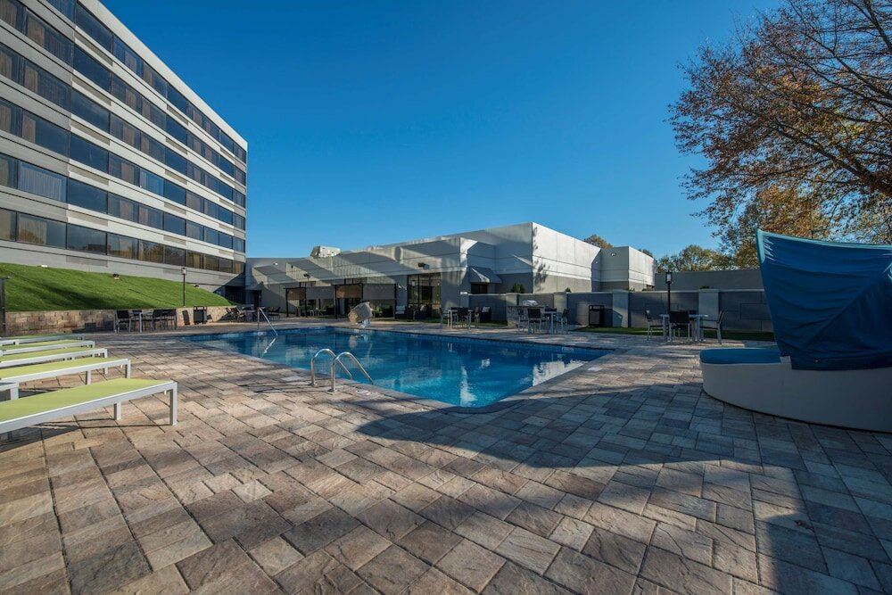 Фото DoubleTree by Hilton Winston Salem - University