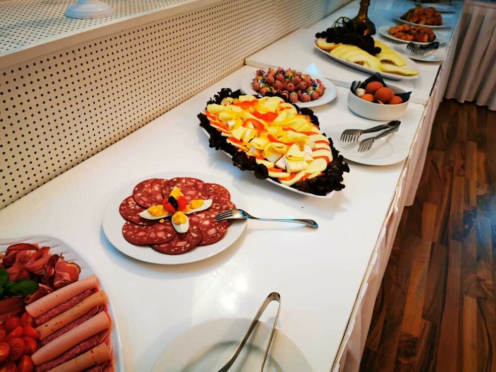 Фото Landgasthaus Kreuz Michelbach