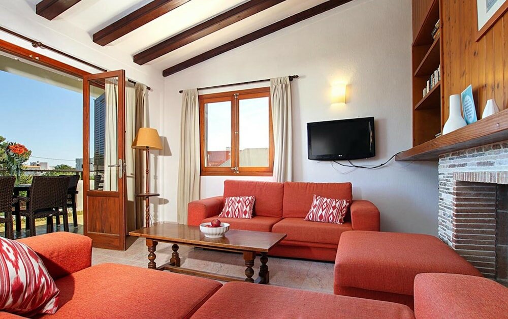 Фото Villa - 4 Bedrooms with Pool and WiFi - 108746